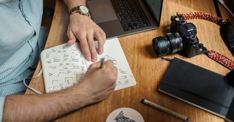 Designing a logo - festured image